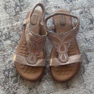 EUC Patricia by Spring Step beaded sandals size 8